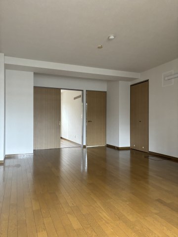 アーティー983 居間