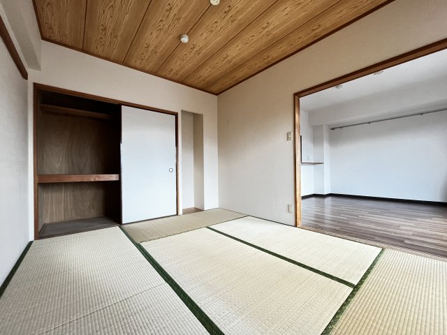 イーストヴィレッジ 