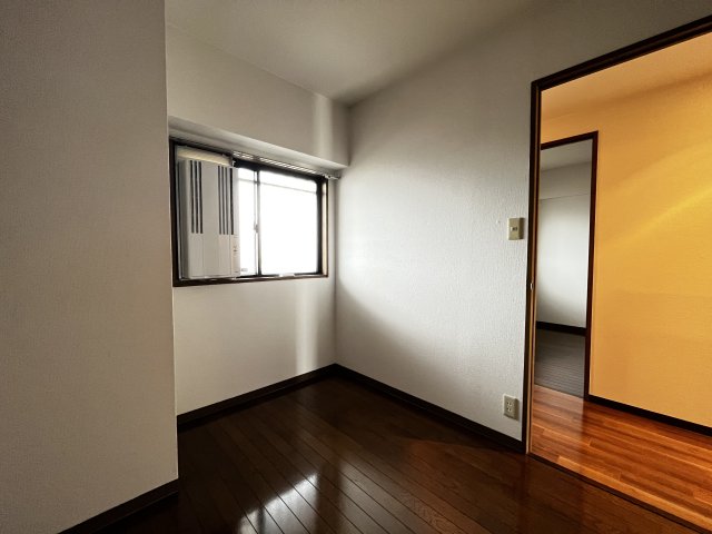 イーストヴィレッジ 