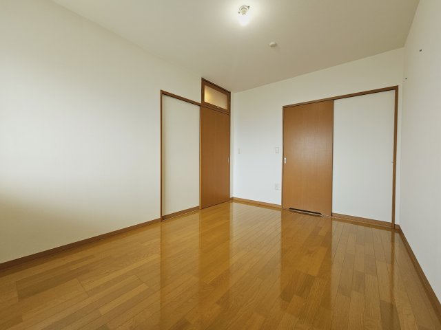 コンフォール仏向町 寝室