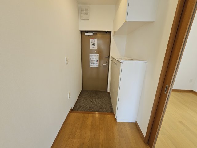 コンフォール仏向町 玄関