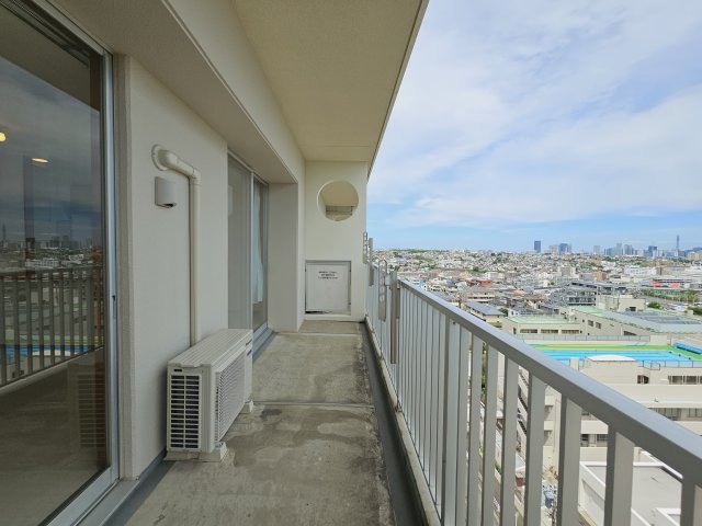 コンフォール仏向町 バルコニー