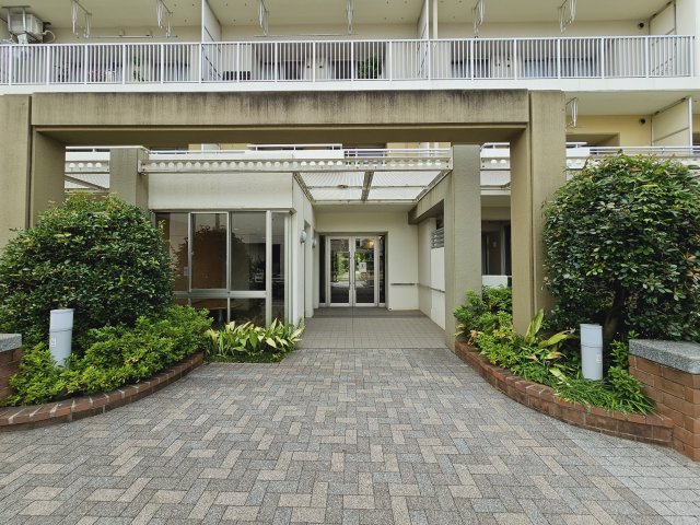 コンフォール仏向町 エントランス