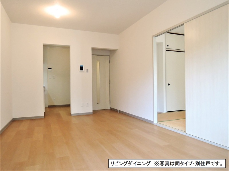 レジエ戸塚深谷 居間