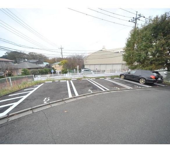 洋光台北 駐車場