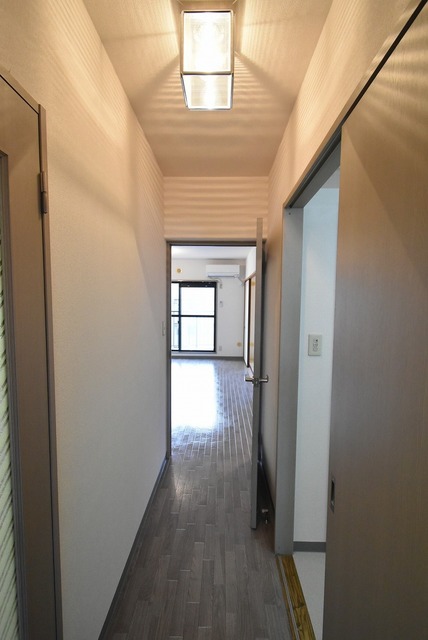 ロイヤルパレス 玄関