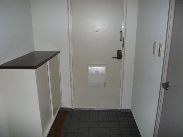 ロイヤルパレス 玄関