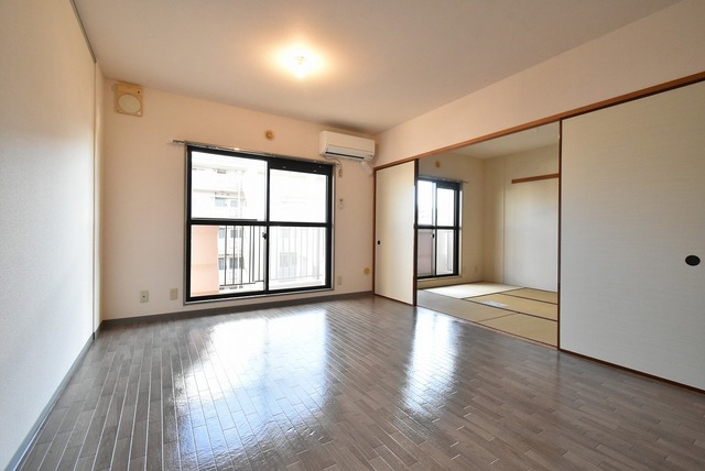 ロイヤルパレス 居間