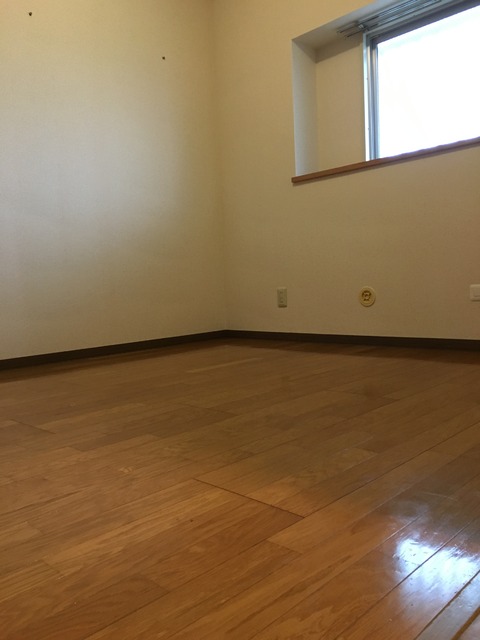 コンフォール高島台 居間