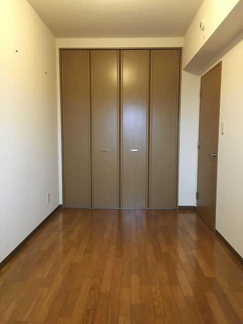 コンフォール高島台 居間