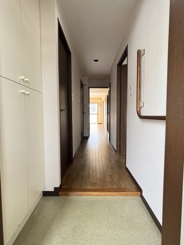 エバーグリーンホームズ 玄関