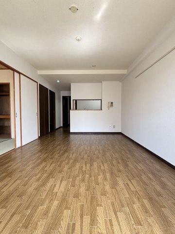 エバーグリーンホームズ 居間