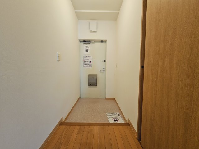 コンフォール明神台 玄関