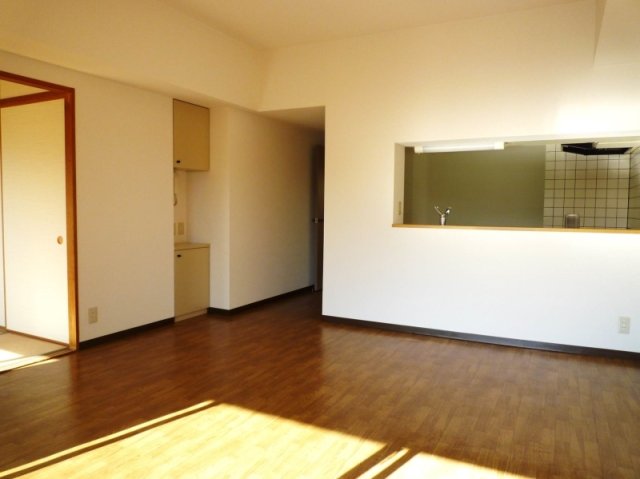 アーヴァイン山太 居間