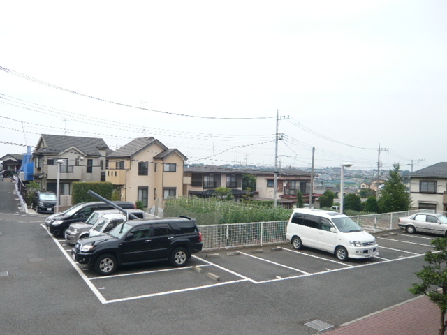 岩澤マンション 駐車場