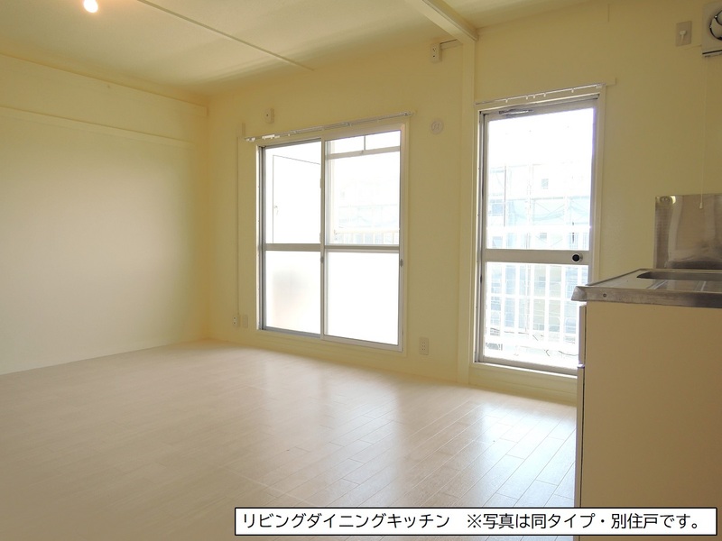 相模原田名　1号棟 居間