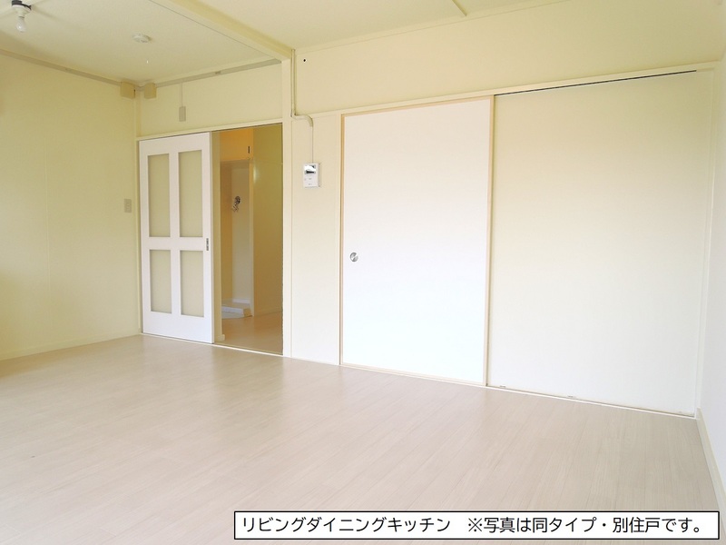 相模原田名　1号棟 居間