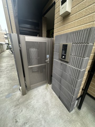 ベイルーム花月総持寺 エントランス