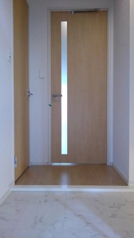 リバーサイドガーデンノースヒル 玄関