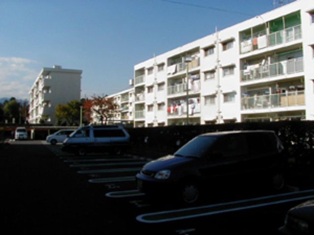 緑ヶ丘第2　4204号棟 駐車場