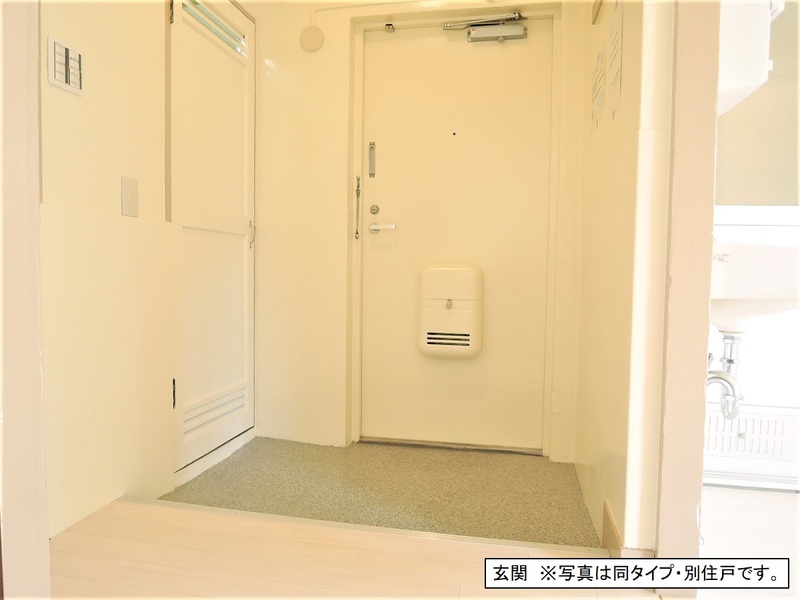 緑ヶ丘第2　4204号棟 玄関