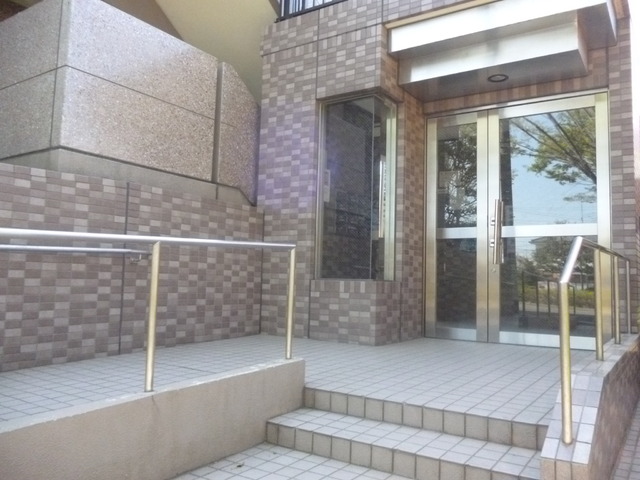 グラン・シャリオ中田北 エントランス