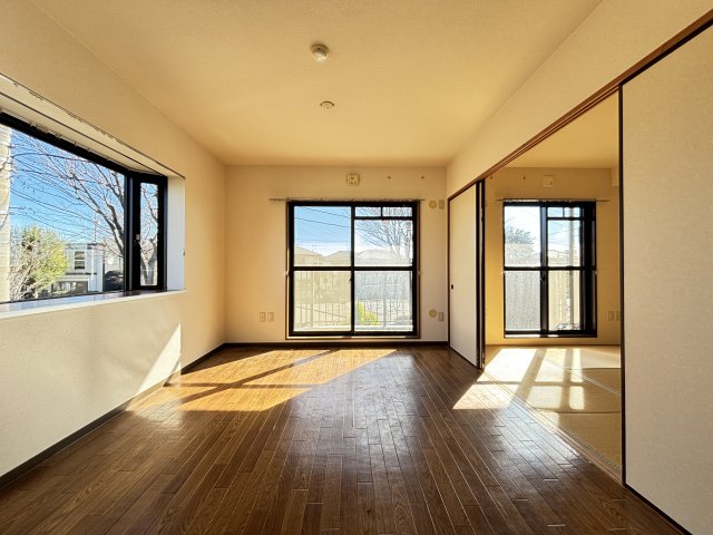 グラン・シャリオ中田北 居間