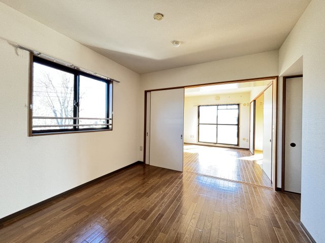 グラン・シャリオ中田北 居間