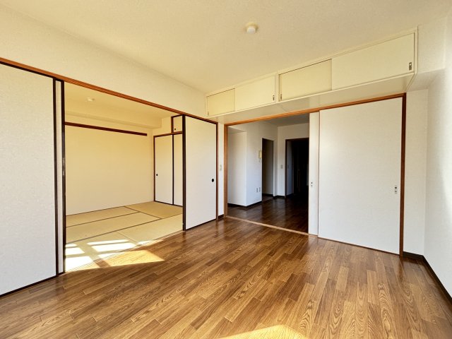 グラン・シャリオ中田北 居間