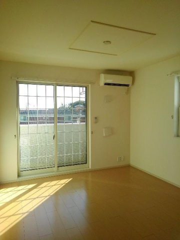 ユーチャリス　Ⅱ 居間