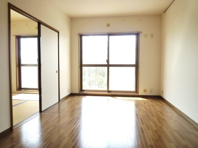 ウエストパークヒルズ 居間