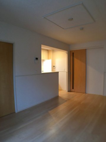 パーク　サイド　淡墨 内装