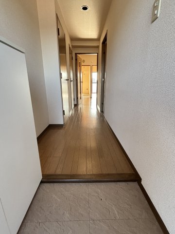 パインクレスト3号館 玄関