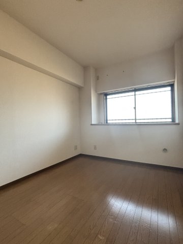 パインクレスト3号館 