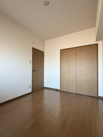 パインクレスト3号館 