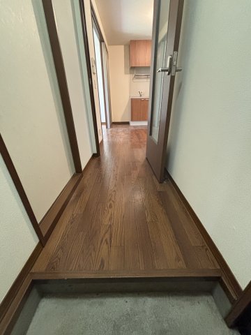 メゾングレイス 玄関