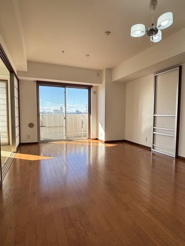 ロワール横濱レムナンツ 居間