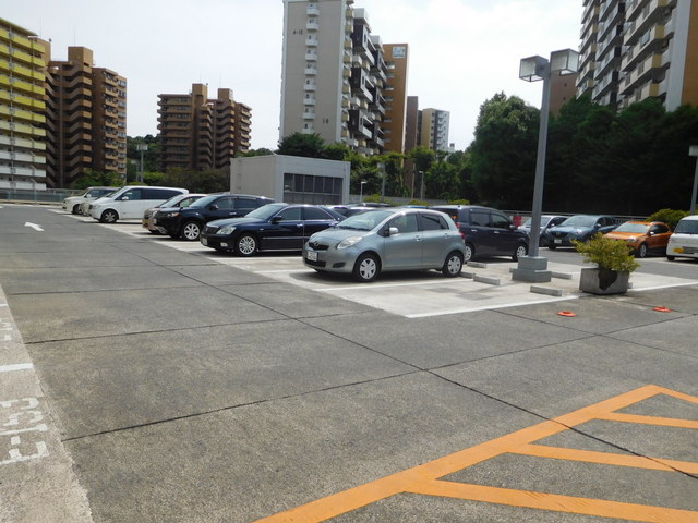 横浜若葉台第2 3-2号棟 駐車場