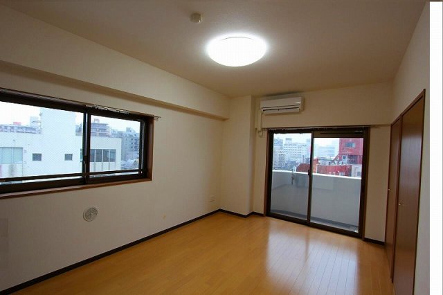 パインウエスト豊岡 居間