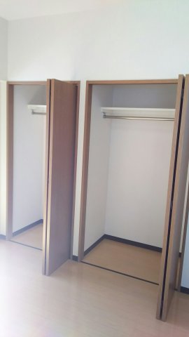 パインウエスト豊岡 収納