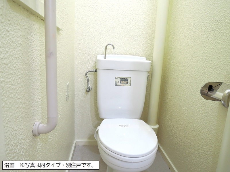 綾瀬寺尾本町　3号棟 トイレ