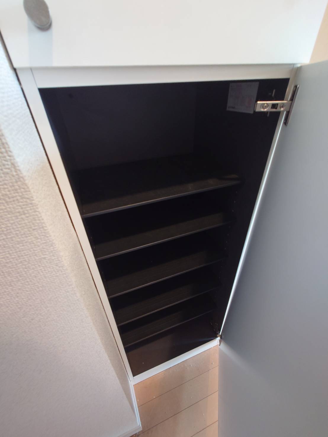 アザレ生麦A棟 収納