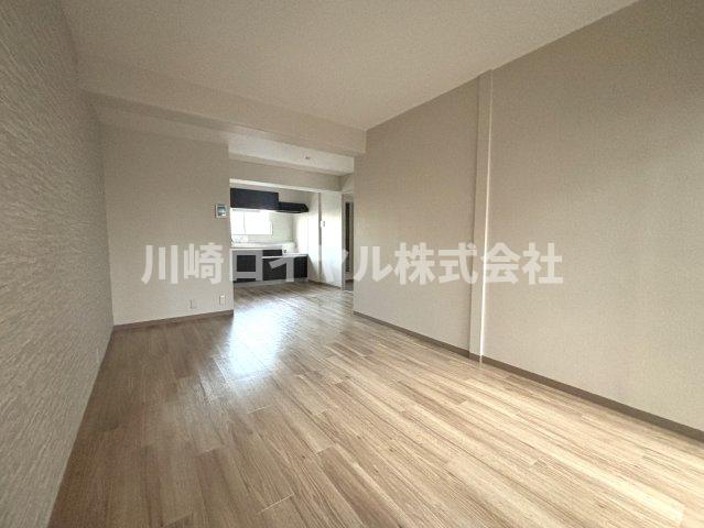 コーポ中山 居間