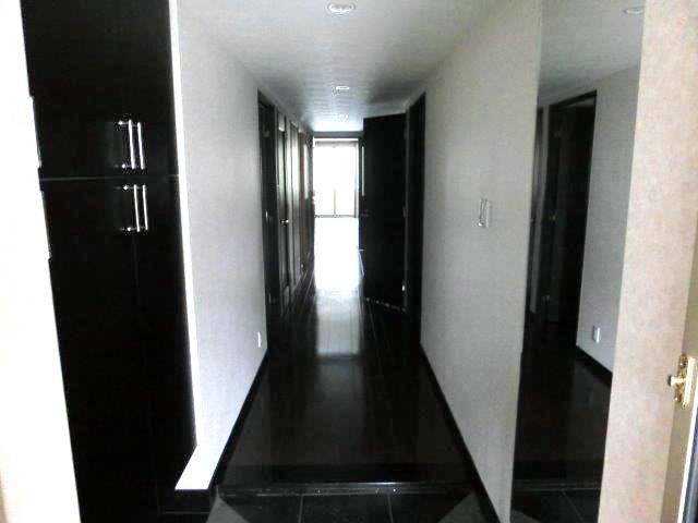 レイディアント横濱ユーロヒルズ 玄関