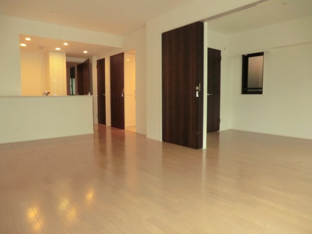 シティテラス横濱和田町エアーズコート 居間