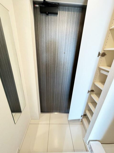 ブランシエスタ横浜高島町 玄関