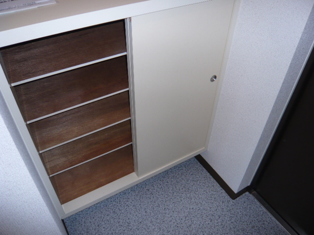 ラフィーネ港北 玄関