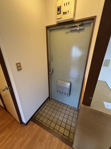 タキーハイツ 玄関