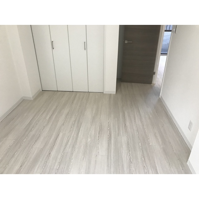 リバーサイドツルミ 居間