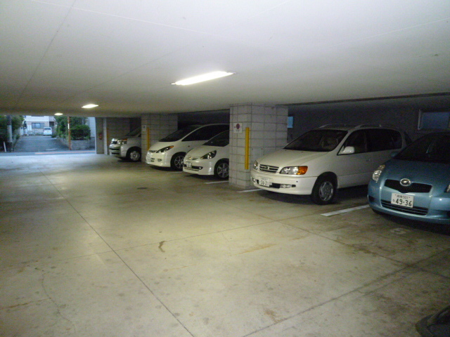 サンハイム石上 駐車場